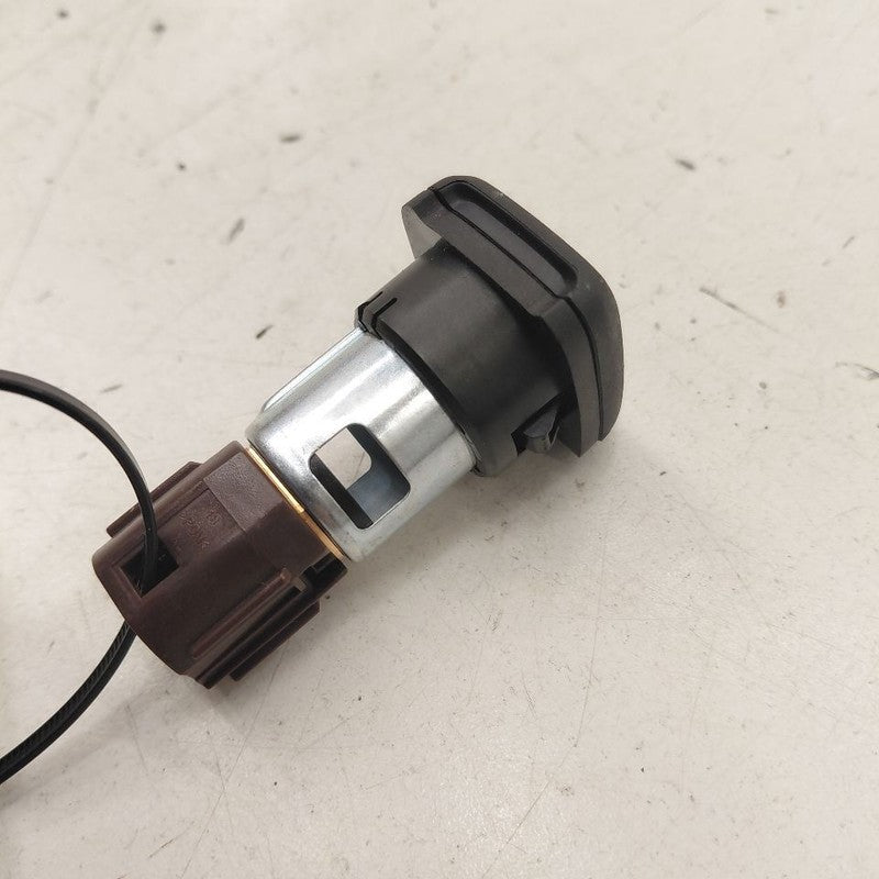 Chevy Volt 12V Power Port Socket  2019 2018 2017 2016