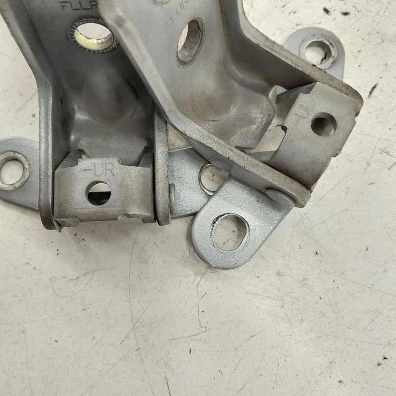 Kia Sorento Door Hinge Set Right Front Passenger  2018 2017 2016