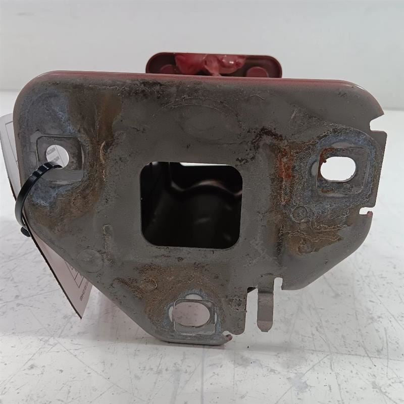 Nissan Rogue Passenger Right rear Bumper Mount Bracket2014 2015 2016 2017 2018 2