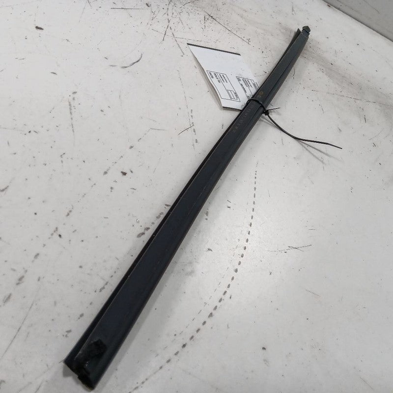 Kia Sportage Right Front Weather Strip Interior  2022 2021 2020 2019 2