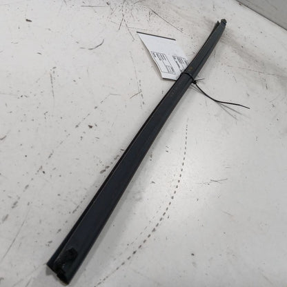 Kia Sportage Right Front Weather Strip Interior  2022 2021 2020 2019 2