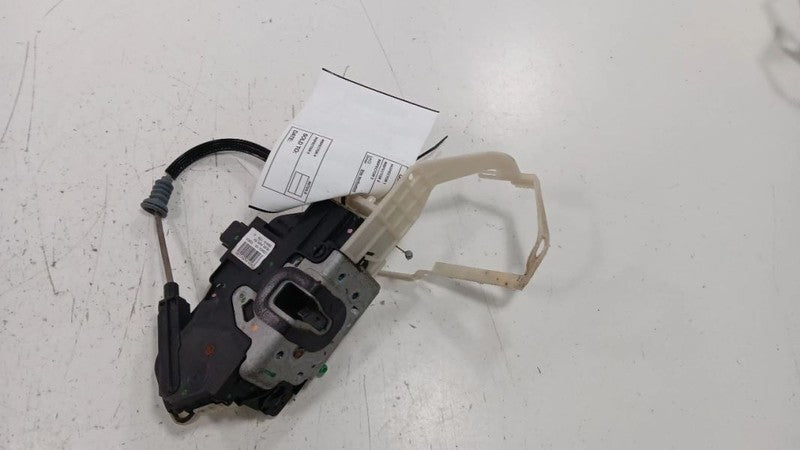 Ford Taurus Door Latch Lock Right Passenger Rear  2013 2014 2015 2016 
