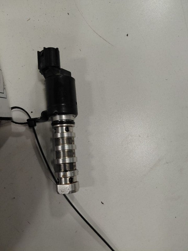 Kia Soul Variable Timing Gear Oil Control Valve Solenoid Cylinder Head