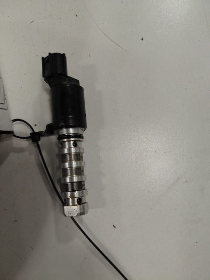 Kia Soul Variable Timing Gear Oil Control Valve Solenoid Cylinder Head