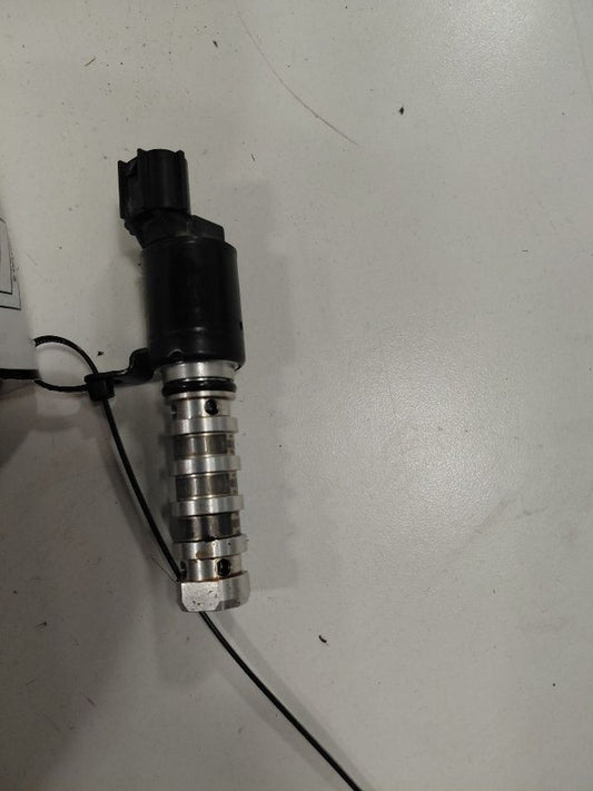Kia Soul Variable Timing Gear Oil Control Valve Solenoid Cylinder Head