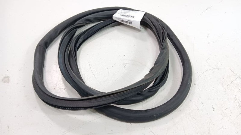 Buick Encore On Body Door Jamb Seal Front Right Passenger 2016 2017 2018 2019