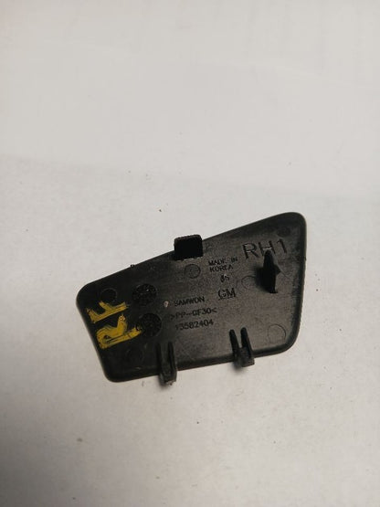Chevy Trailblazer Passenger Right Front Door Handle Bolt Cover {135824