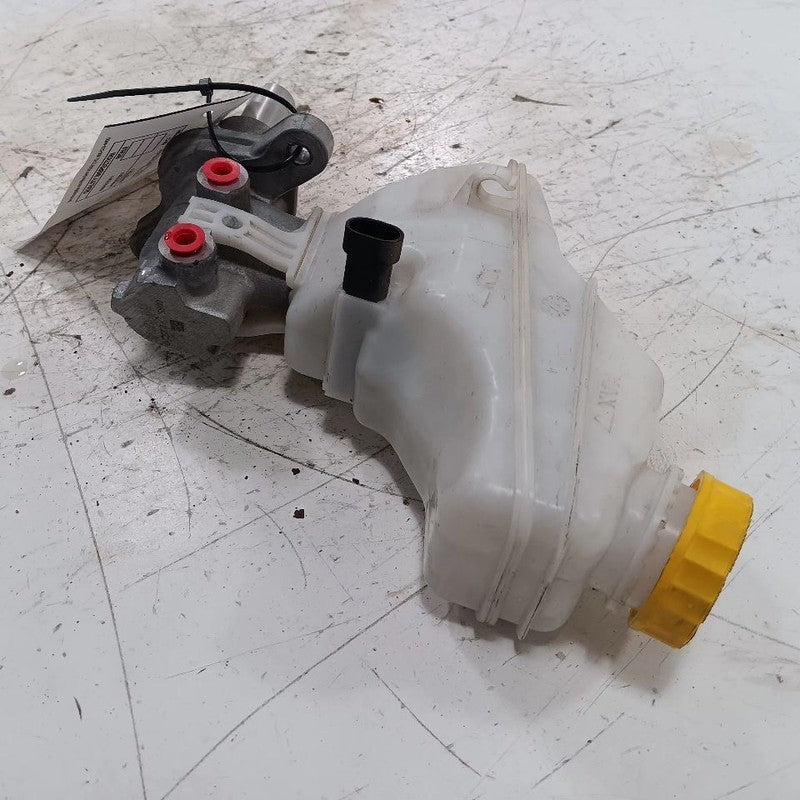 Fiat 500      Brake Master Cylinder 2018 OEM