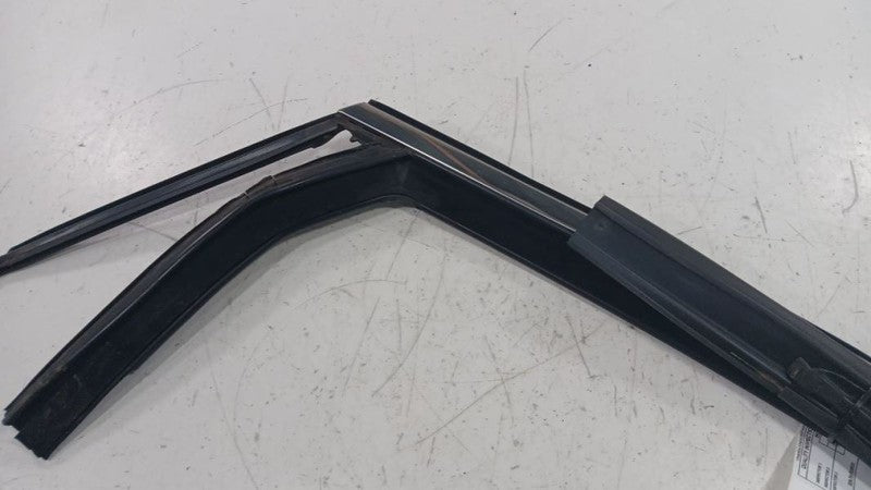 Chrysler 200 Door Glass Window Seal Rubber Right Passenger Rear Back  