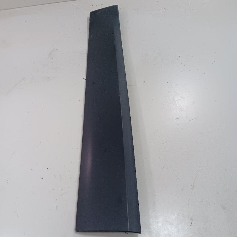 Jeep Cherokee Door Molding Trim Strip Left Driver Front  2015 2016 2017