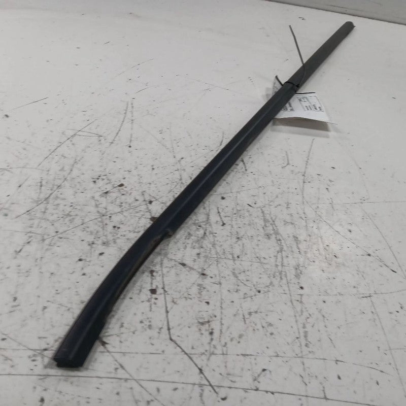 Kia Forte Door Glass Window Weather Strip Trim Front Right Passenger  