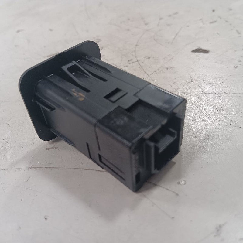Jeep Renegade USB Plug In Hub Port 2023 2022 2021 2020 OEM