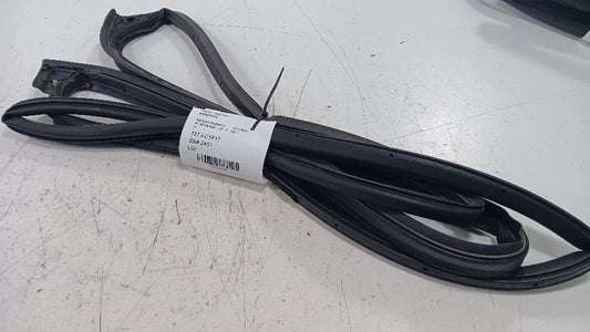 Acura RDX On Door Seal Rubber Right Passenger Front  2016 2017 2018 OE