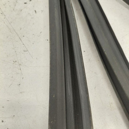 Honda HR-V Door Glass Window Seal Rubber Right Passenger Front  2026 2