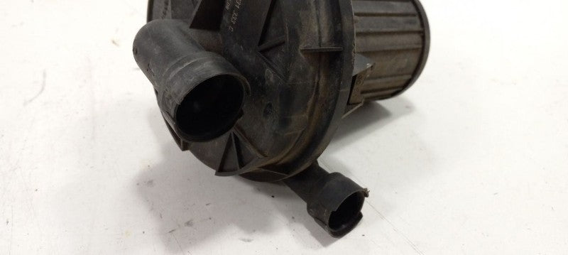 Volkswagen Jetta Vacuum Pump 2003 2002 2001 2000 OEM