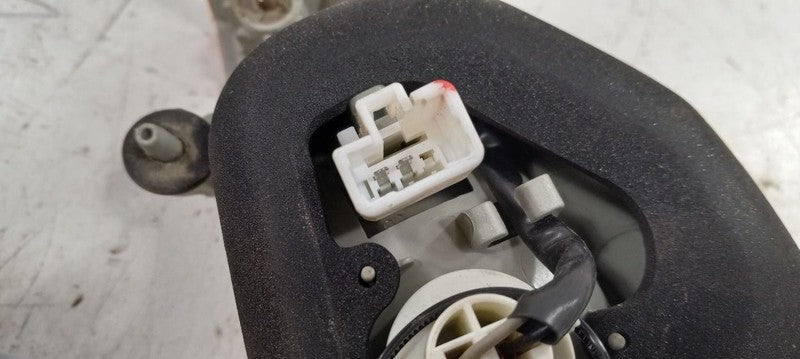 924033Q000 Passenger Right Tail Light Brake VIN B 8th Digit Lid Mounted Fits 11-14 SONATA