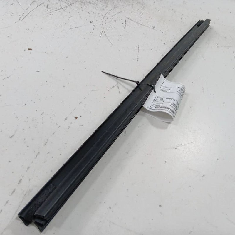 Jeep Compass Left Front Weather Strip Interior  2021 2020 2019 2018 2017