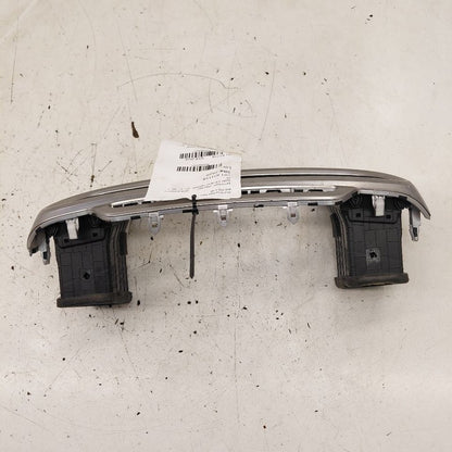 Kia Sorento Dash Air Vent Center Middle  2018 2017 2016