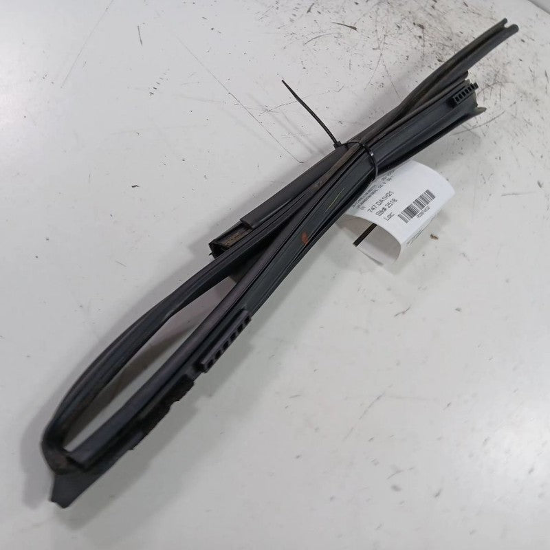 Nissan Versa Door Glass Window Seal Rubber Left Rear Back  2023 2022 2021