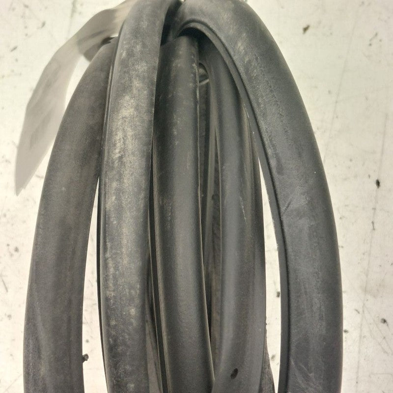 Alfa Romeo Stelvio On Door Seal Rubber Right Passenger Front 2018 2019