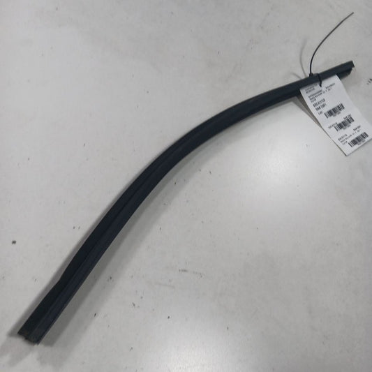 Kia Sorento Right Rear Weather Strip Interior  2018 2017 2016