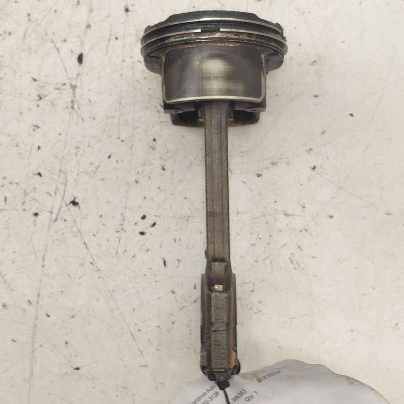Nissan Versa Note Single Piston With Connecting Rod   1.6 2019 2018 20