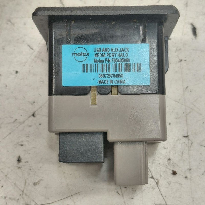 Nissan Versa Note USB Plug In Hub Port  2019 2018 2017