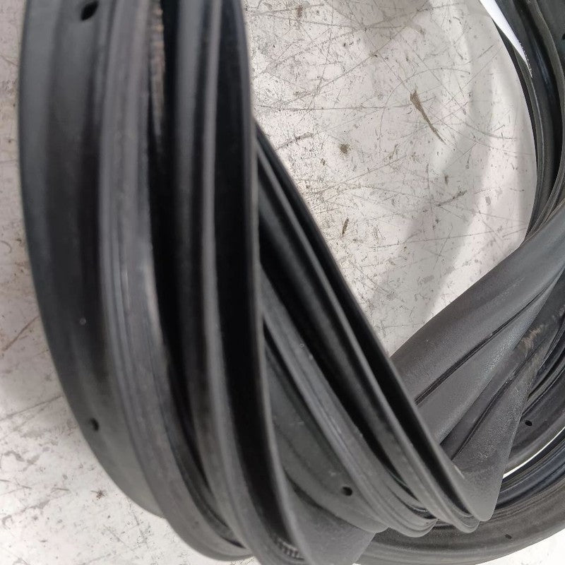 Fiat 500 On Body Door Jamb Seal Gasket Front Left Driver 2017 2016 201