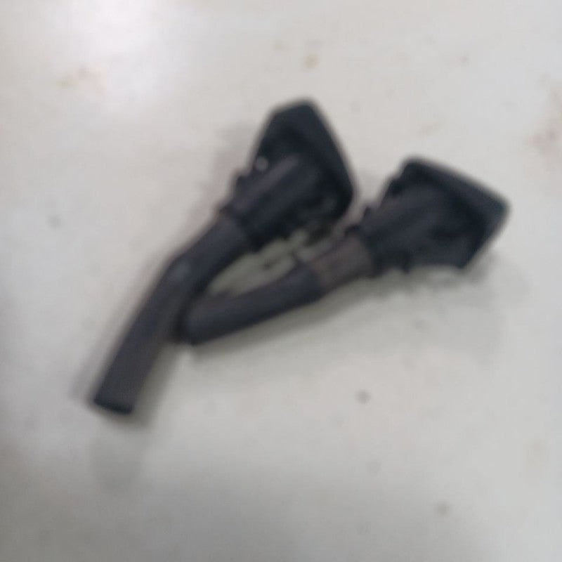 Kia Sorento Windshield Wiper Washer Fluid Hood Sprayer Nozzles  2018 2