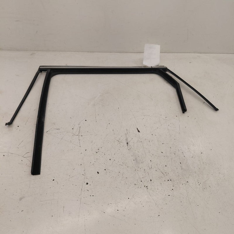 Kia Sorento Door Glass Window Seal Rubber Left Driver Rear Back  2018 