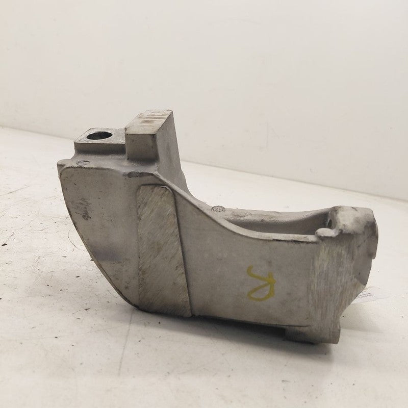 Alfa Romeo Stelvio Passenger Right Side Engine Bracket  2018 2019 2020