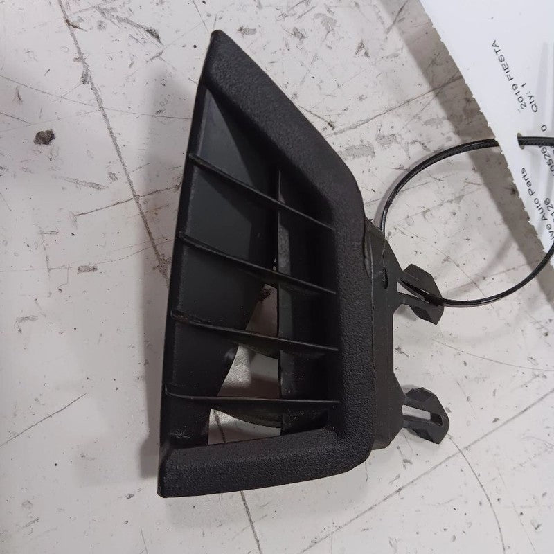 Ford Fiesta Defrost Vent Left Driver Side  2014 2015 2016 2017 2018 20