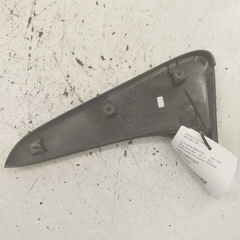 Chevy Trax Passenger Right Rear Spoiler Trim Applique {95316368} 2022 