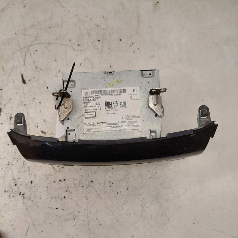 Audio Equipment Radio Display and Receiver 6 Cylinder 19-20 Nissan Mur