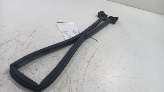 Buick Encore Cowl Vent Panel Hood Rubber Seal  2016 2017 2018 2019