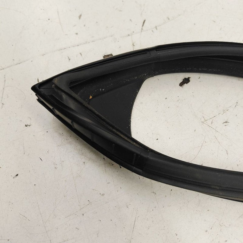 Subaru Crosstrek Door Glass Window Seal Rubber Right Passenger Front  