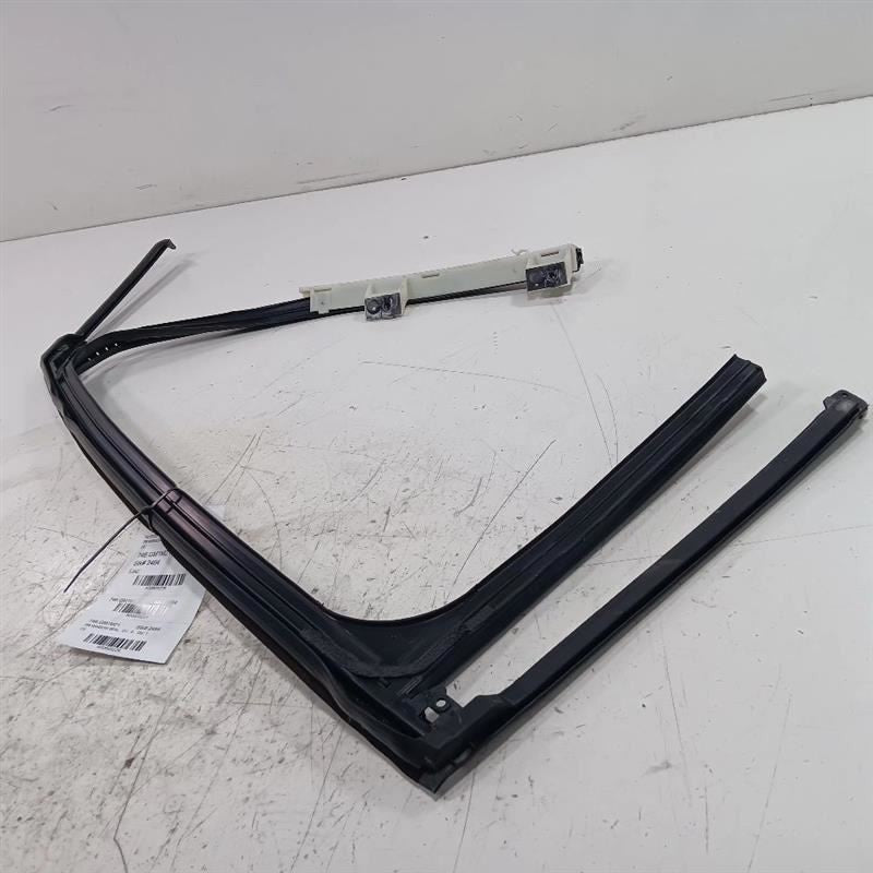 Chevy Malibu Door Glass Window Seal Rubber Right Passenger Rear Back  