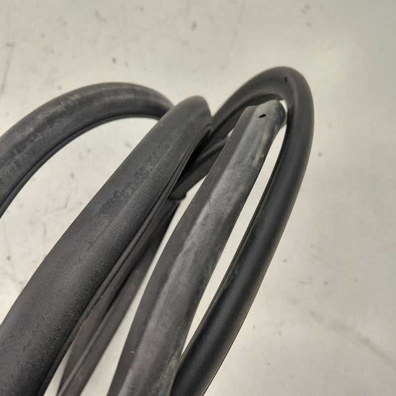 Alfa Romeo Stelvio On Door Seal Rubber Left Driver Front  2018 2019 20