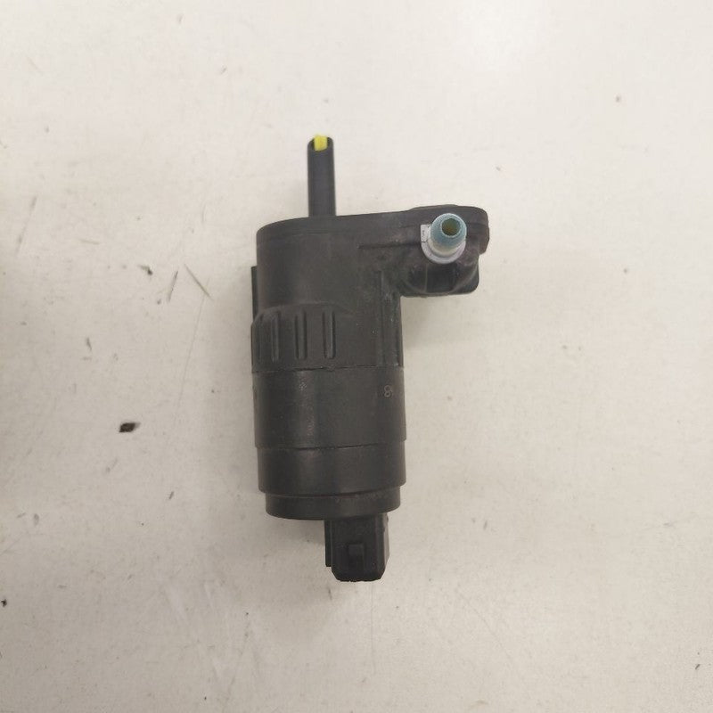 2018 Fiat 500 X Model Windshield Washer Wash Fluid Reservoir Motor Pum