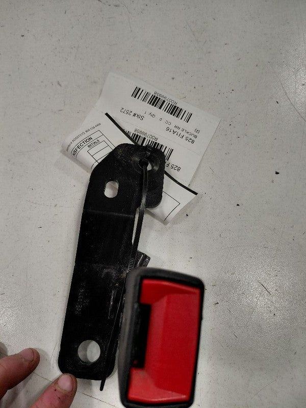 Fiat 500 Seat Belt Buckle Latch Right Passenger Rear Back  2016 2017 2