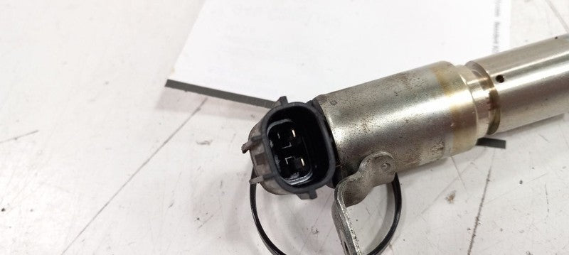 Cadillac CTS Variable Timing Gear Oil Control Valve Solenoid Cylinder 