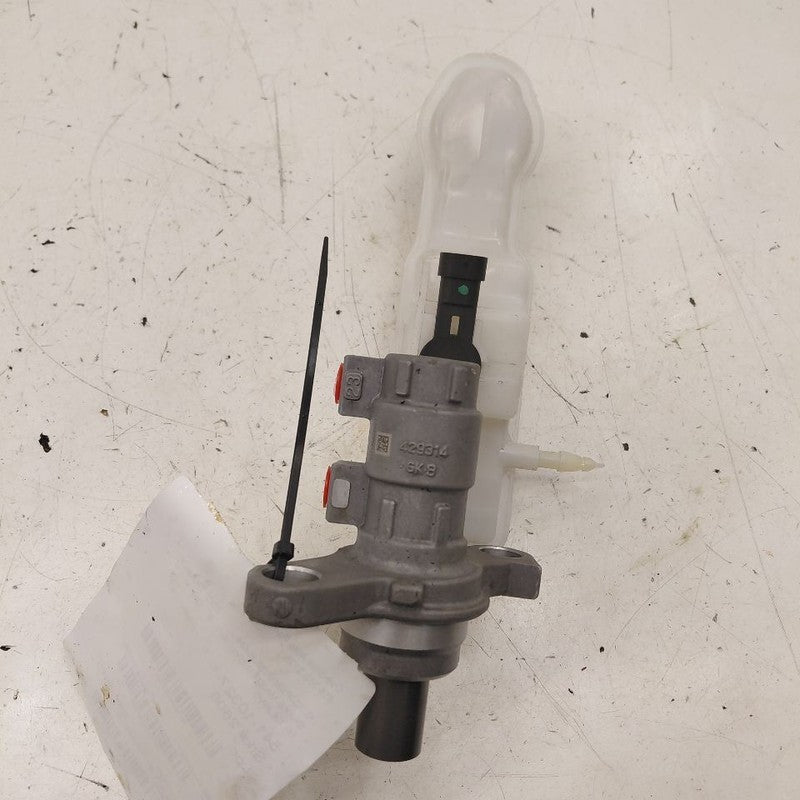 Brake Master Cylinder Fits 16-19 21-22 Buick Encore