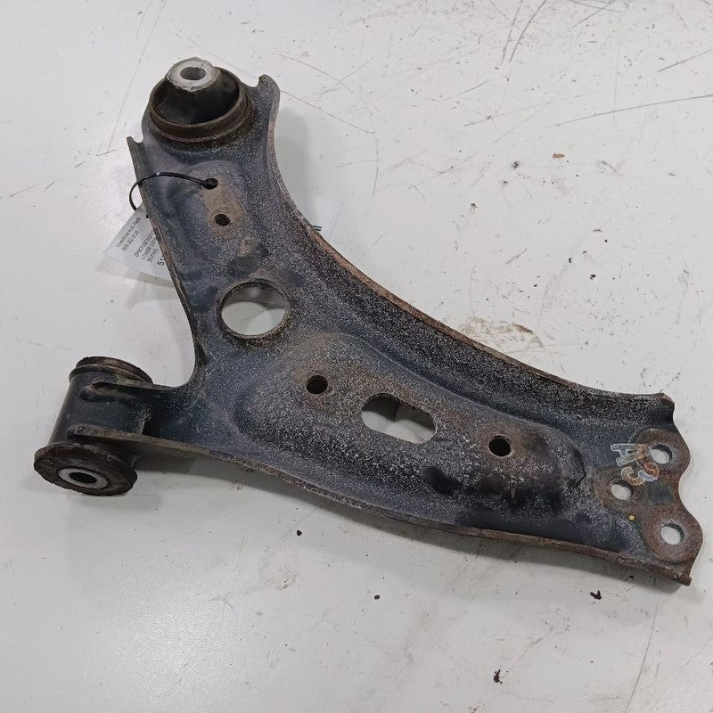 Passenger Right Lower Control Arm Front Fits 15-22 Jeep Renegade OEM