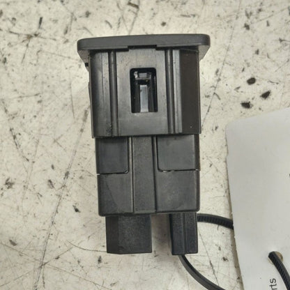 Ford Edge USB Plug In Hub Port  2018 2017 2016 2015
