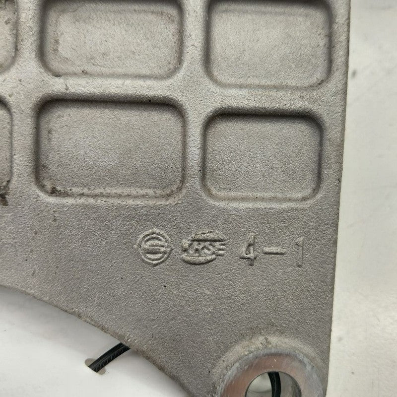 Hyundai Santa Fe Engine Motor Mount Bracket Right Passenger  2019 2020