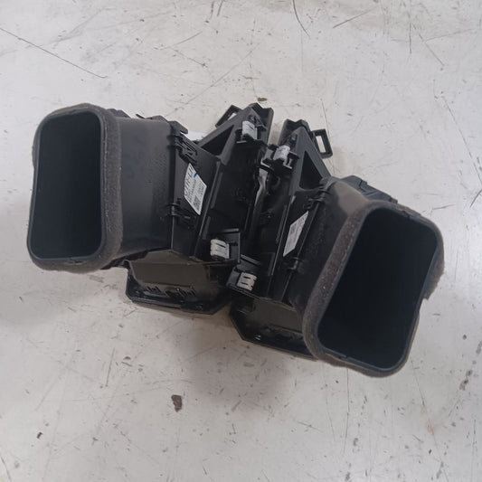 Outback Legacy Dash Air Vent Center Middle  2025 2024 2023 2022 2021 2020