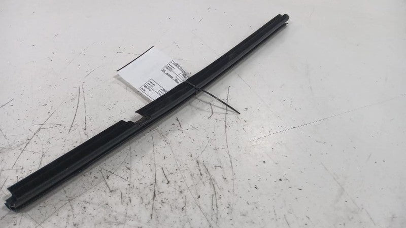 Buick Encore Right Rear Weather Strip Interior  2016 2017 2018 2019 OE