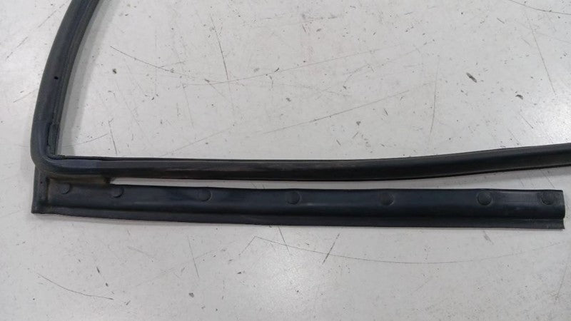 Hyundai Sonata On Door Seal Rubber Right Passenger Rear Back 2011 2012