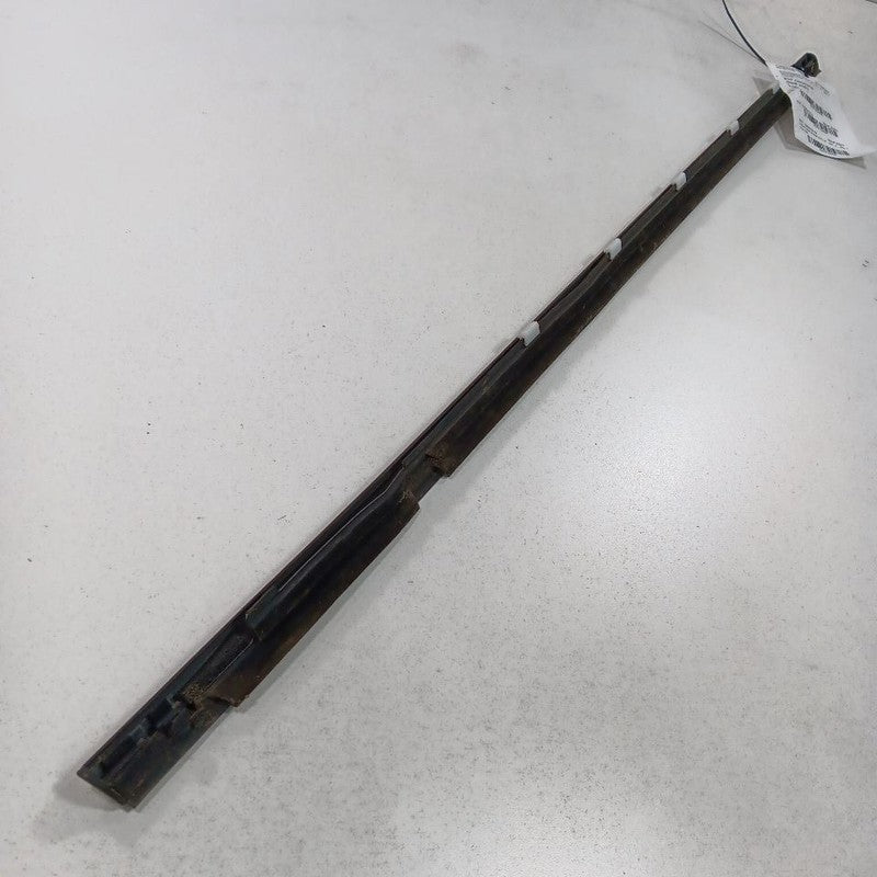 Buick Encore Door Glass Window Weather Strip Trim Front Left Driver  2019 2018 