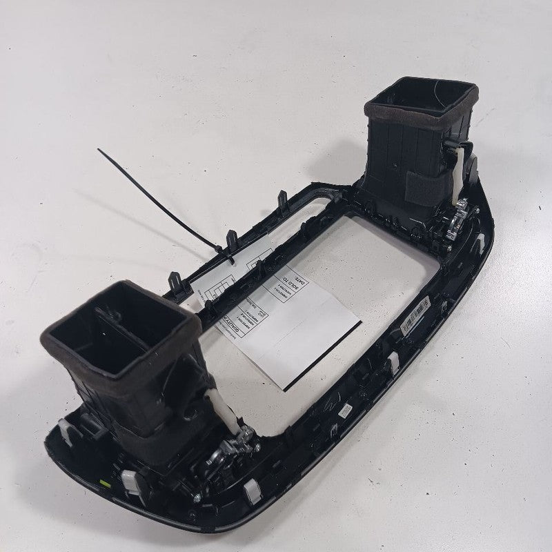 Kia Sorento Dash Air Vent Center Middle  2018 2017 2016